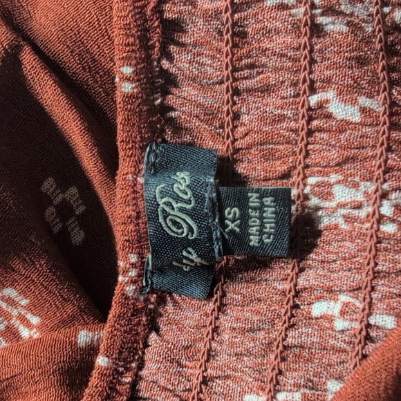 Lily Rose Tie-Front Cut-Out Capri Jumpsuit Size XS - Picture 5 of 5